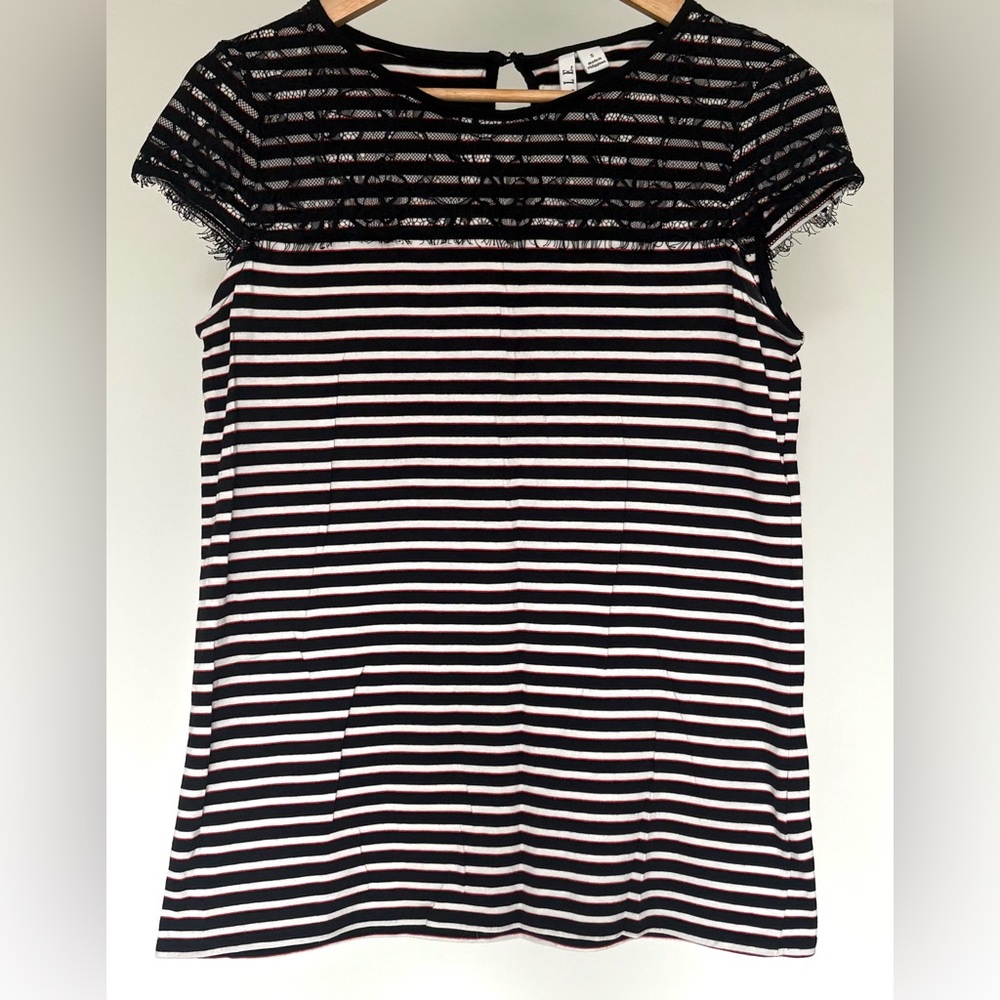 ELLE Lace Shoulder Red, Black and White Stretch Striped Shirt size Small (4-6)